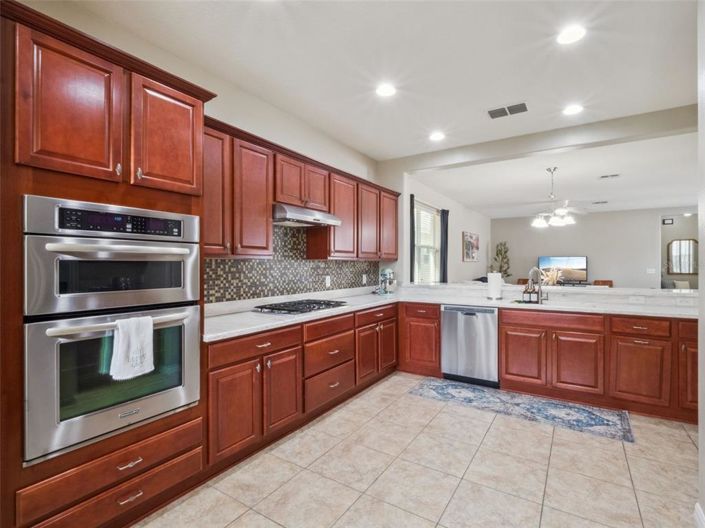 Image No.8-4 Bed House for sale