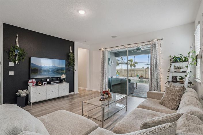 Image No.11-4 Bed House for sale