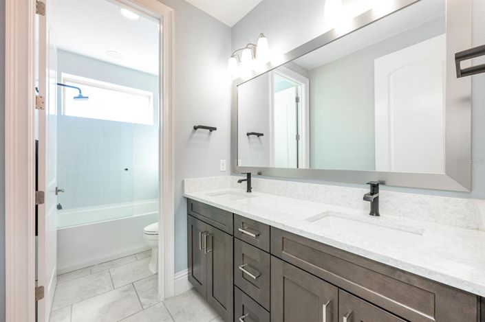 Image No.35-5 Bed House for sale