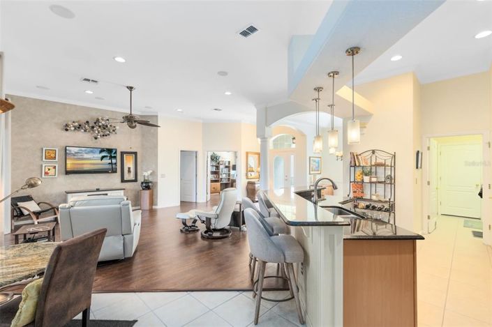 Image No.10-3 Bed House for sale