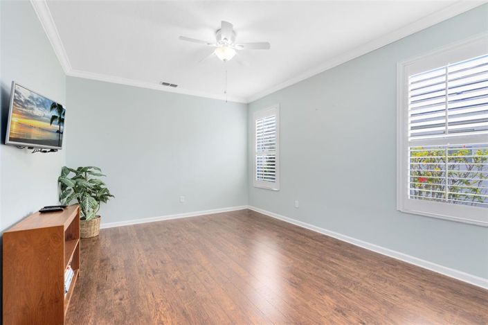 Image No.18-3 Bed House for sale