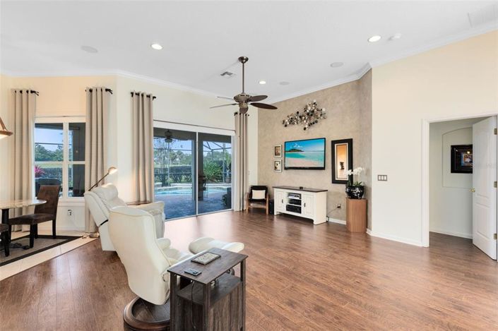 Image No.6-3 Bed House for sale