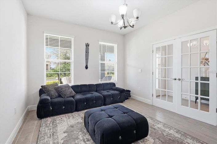 Image No.22-4 Bed House for sale