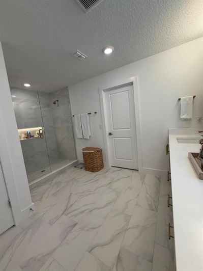 Image No.24-5 Bed House for sale