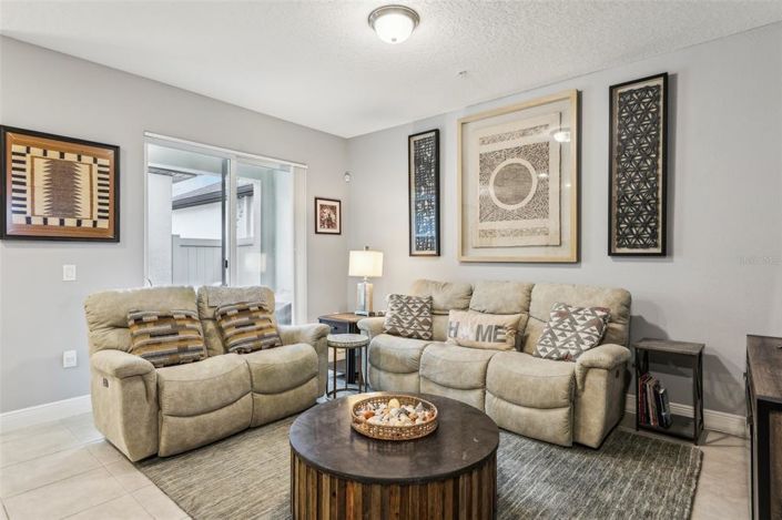 Image No.8-3 Bed Townhouse for sale