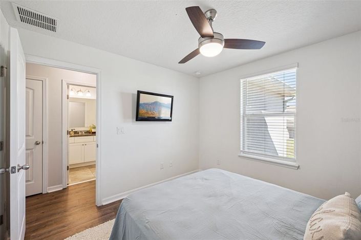 Image No.27-3 Bed Townhouse for sale