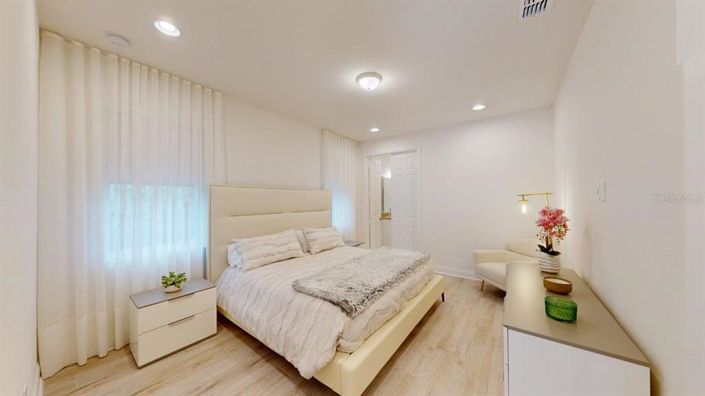 Image No.22-5 Bed House for sale