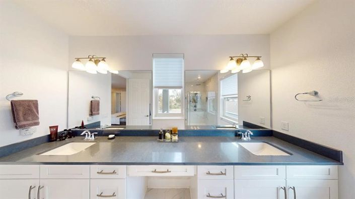 Image No.34-5 Bed House for sale