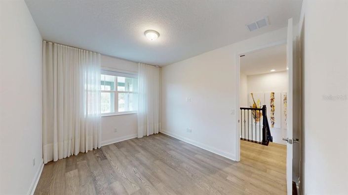 Image No.38-5 Bed House for sale