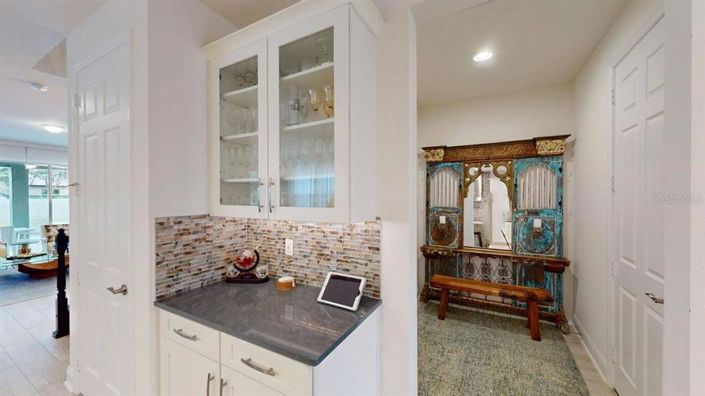 Image No.9-5 Bed House for sale