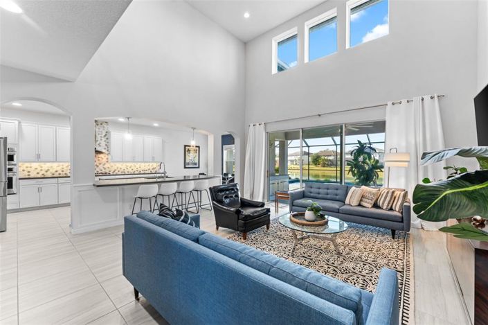 Image No.8-5 Bed House for sale