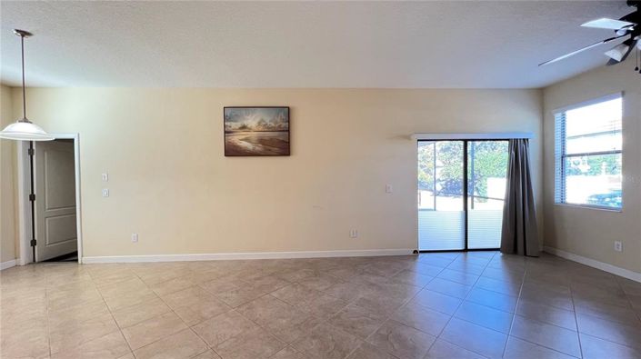 Image No.39-5 Bed House for sale