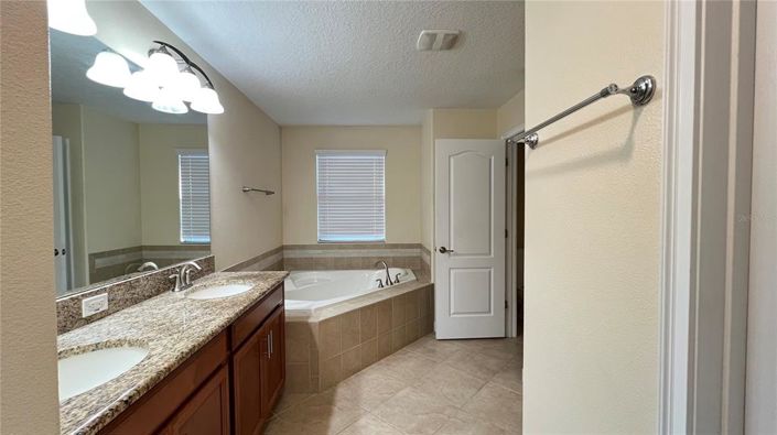 Image No.41-5 Bed House for sale