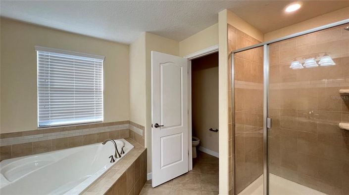 Image No.45-5 Bed House for sale