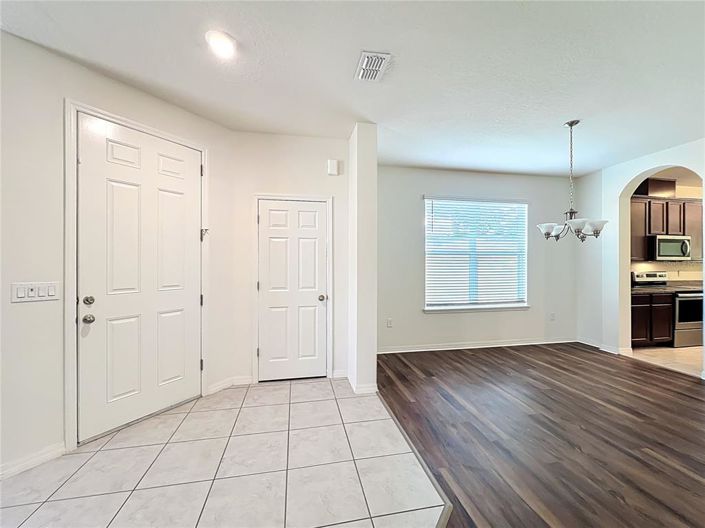 Image No.11-5 Bed House for sale