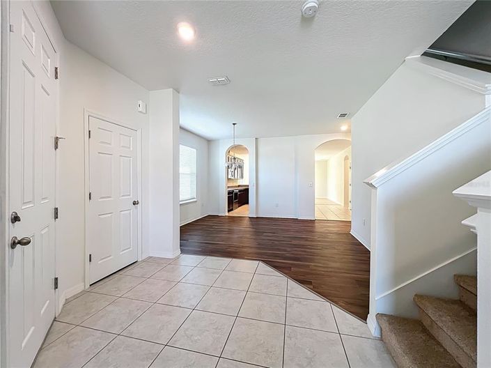 Image No.12-5 Bed House for sale