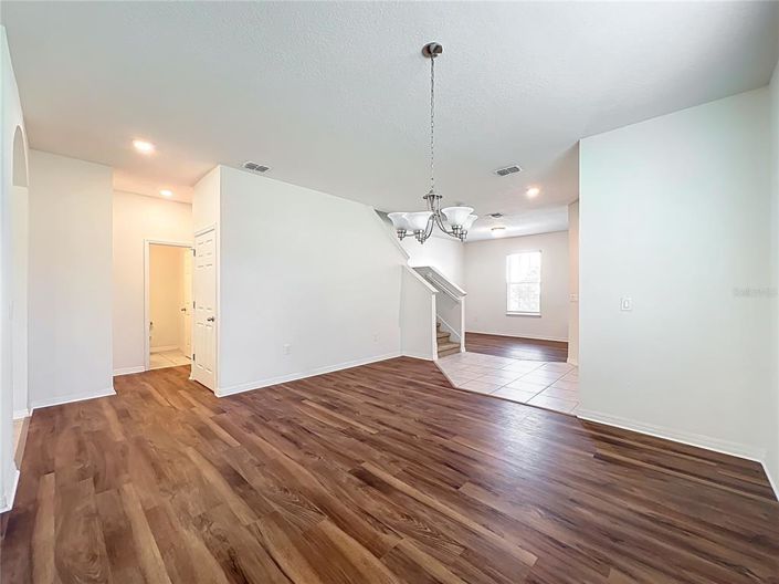 Image No.16-5 Bed House for sale