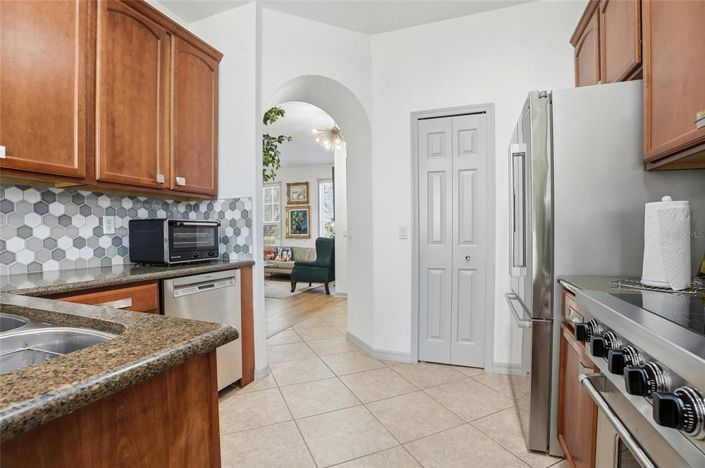 Image No.16-4 Bed Townhouse for sale