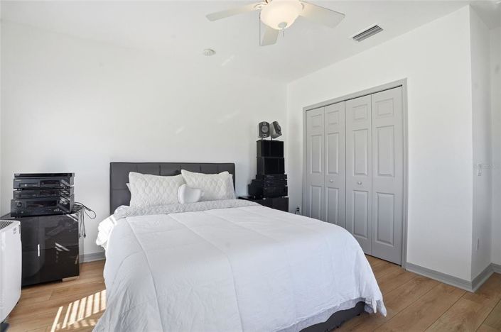 Image No.24-4 Bed Townhouse for sale