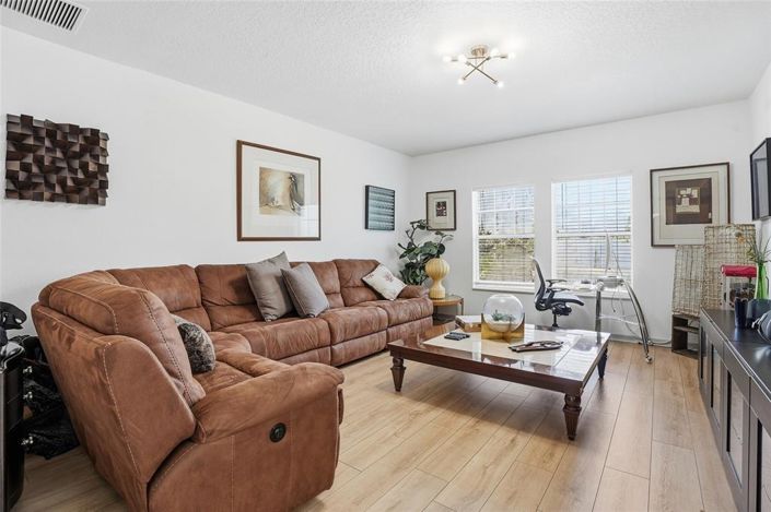 Image No.31-4 Bed Townhouse for sale