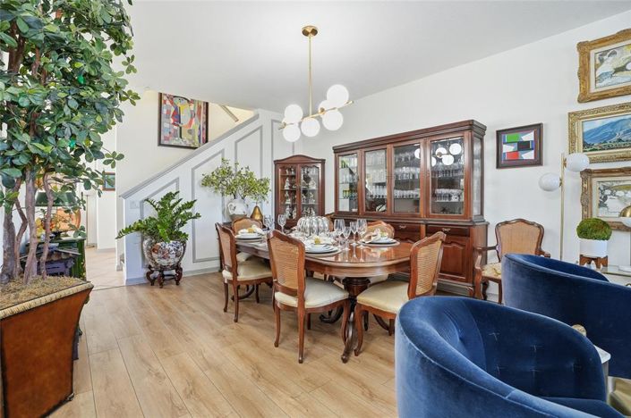 Image No.6-4 Bed Townhouse for sale