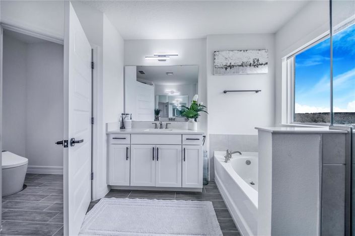 Image No.45-5 Bed House for sale