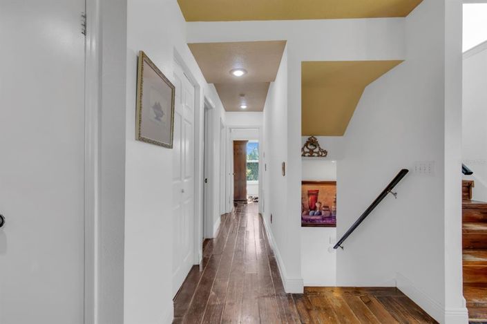 Image No.18-4 Bed House for sale