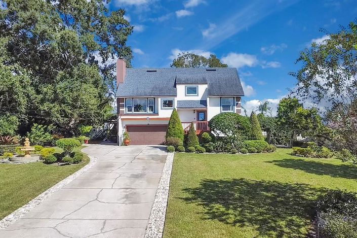 Image No.2-4 Bed House for sale