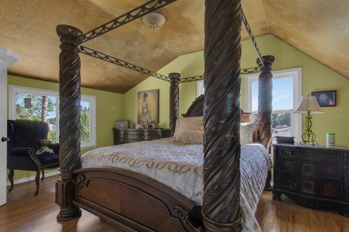 Image No.33-4 Bed House for sale