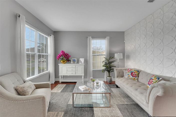 Image No.10-6 Bed House for sale