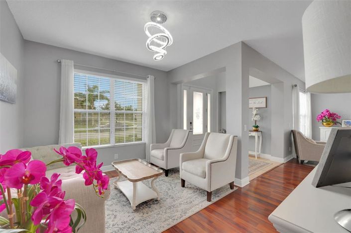 Image No.15-6 Bed House for sale