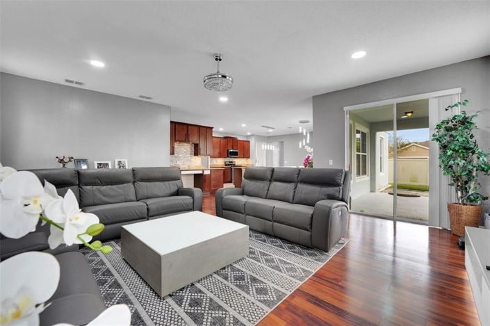 Image No.29-6 Bed House for sale