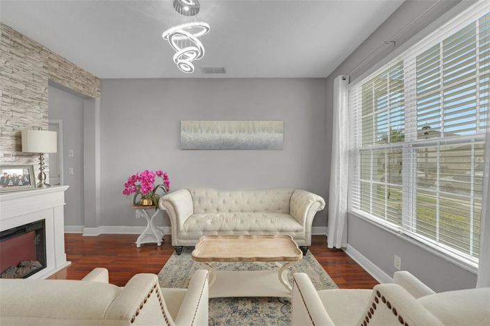 Image No.9-6 Bed House for sale