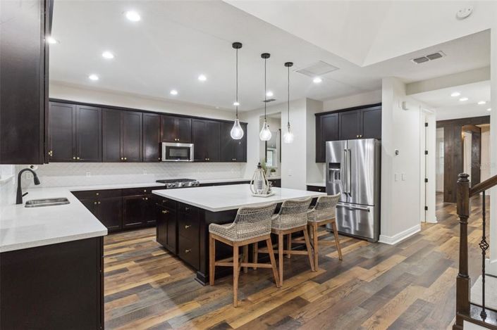 Image No.21-4 Bed House for sale