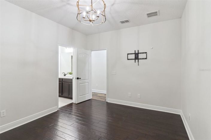 Image No.37-4 Bed House for sale