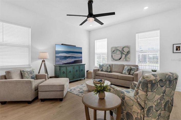 Image No.10-3 Bed House for sale