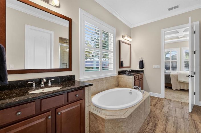 Image No.13-4 Bed House for sale