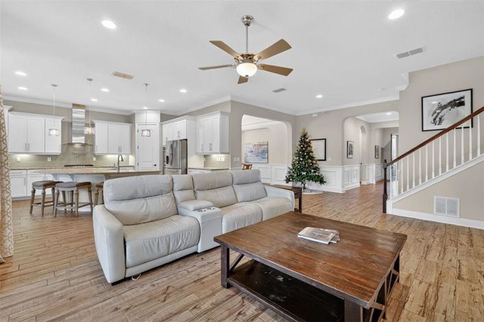 Image No.9-4 Bed House for sale