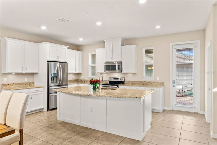 Image No.27-3 Bed Townhouse for sale