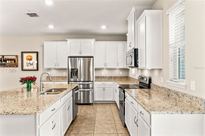 Image No.28-3 Bed Townhouse for sale