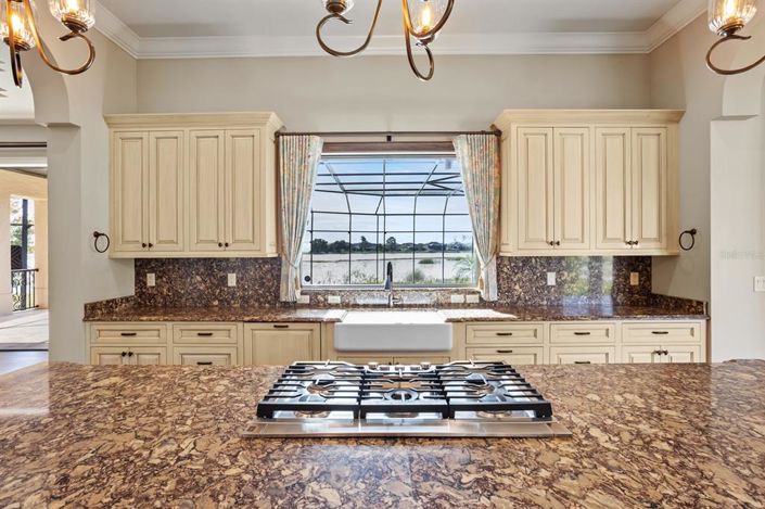 Image No.21-5 Bed House for sale