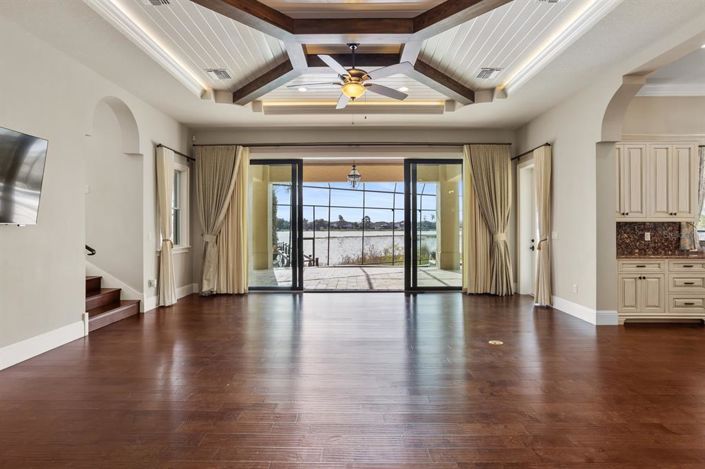 Image No.24-5 Bed House for sale