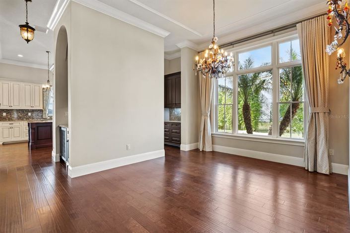 Image No.28-5 Bed House for sale