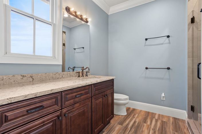 Image No.40-5 Bed House for sale