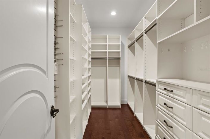 Image No.43-5 Bed House for sale