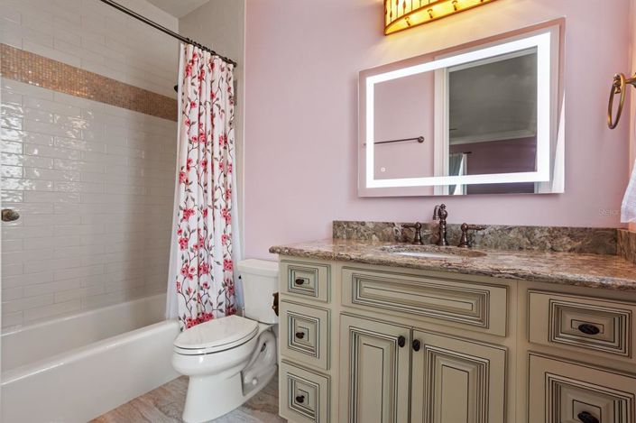 Image No.45-5 Bed House for sale