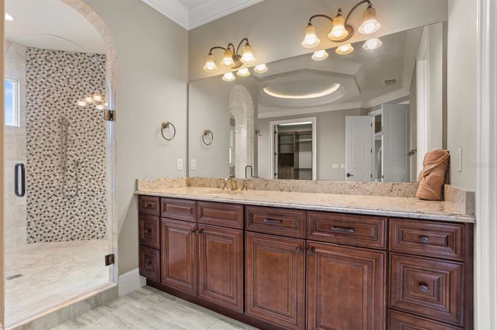 Image No.50-5 Bed House for sale