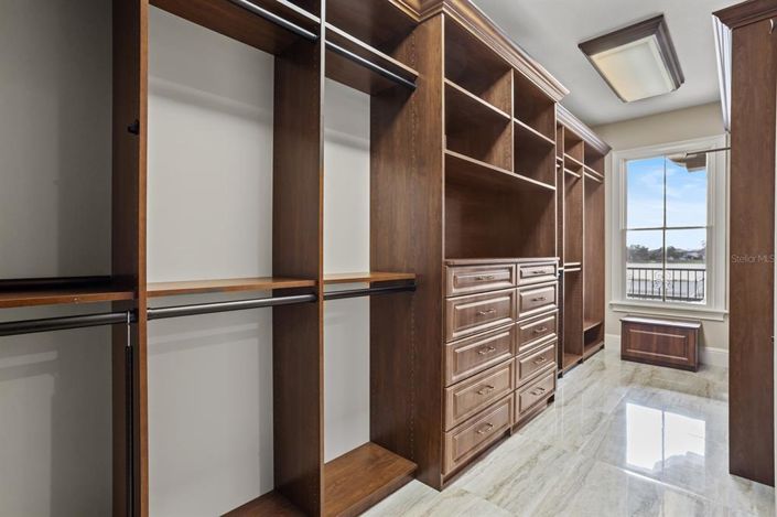 Image No.51-5 Bed House for sale