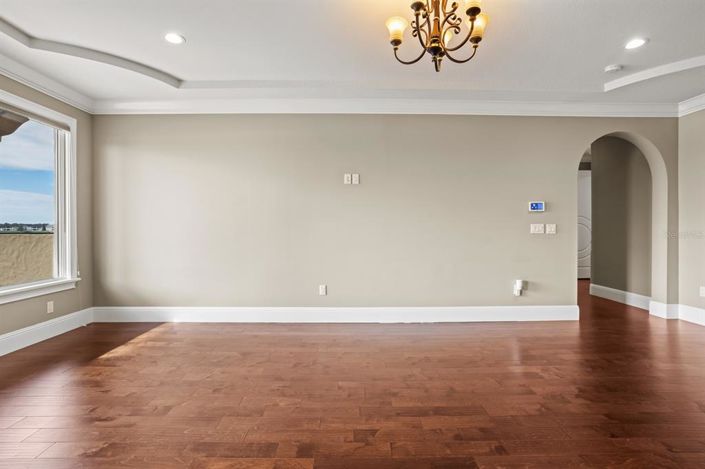 Image No.53-5 Bed House for sale