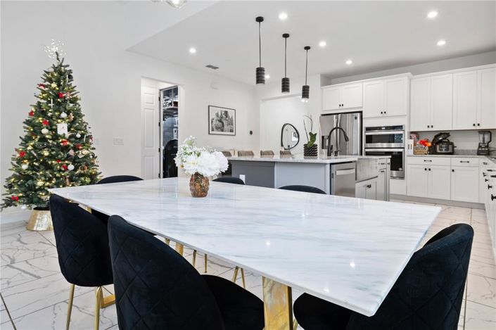 Image No.17-5 Bed House for sale